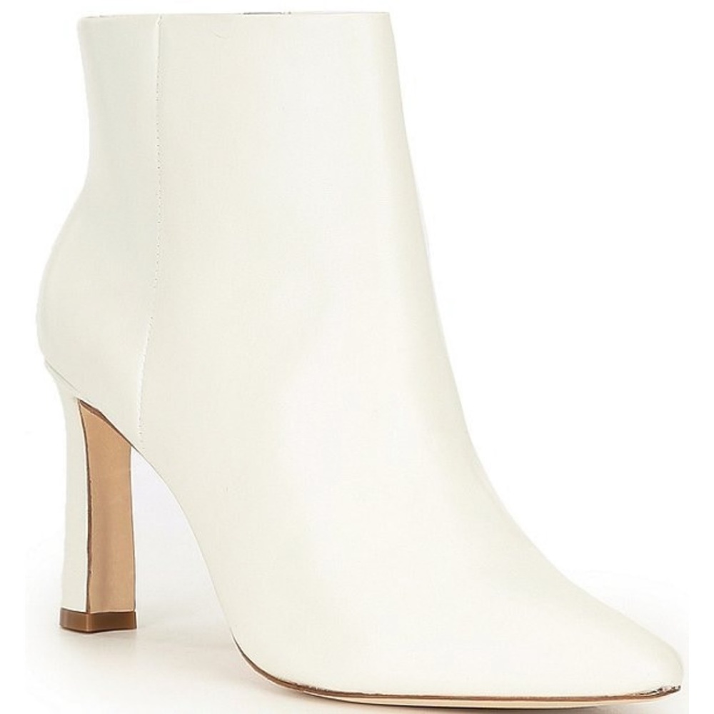 Antonio Melani white booties, size 7 - like new!
